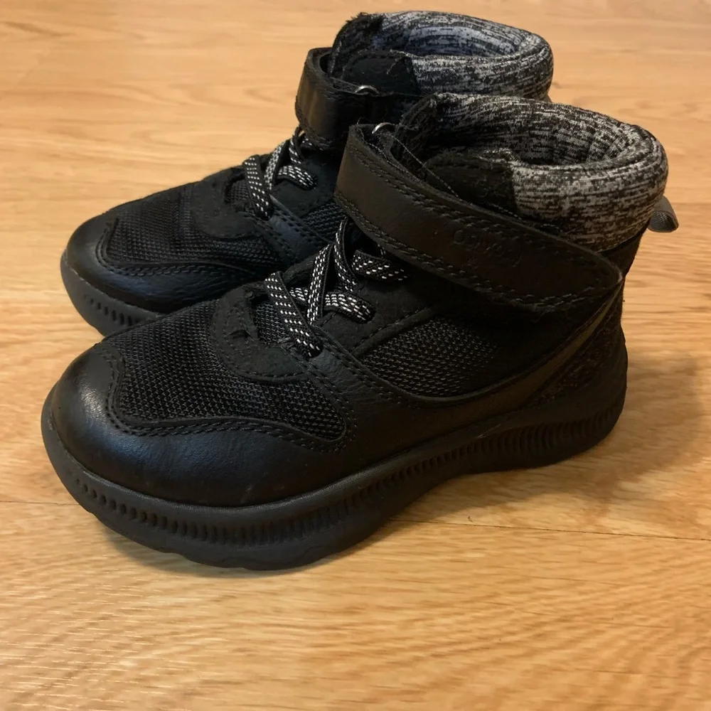 Black toddler high-top winter boots size 9